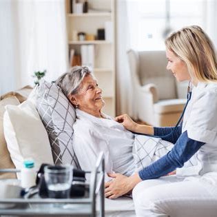 La coordination des soins à domicile et les différentes prises en charge des patients sous perfusion et nutrition à domicile