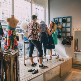 Visual merchandising - Décorateur de vitrine - Étalagiste