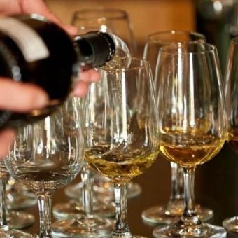 Savoir vendre du vin : écouter son client et analyser ses attentes